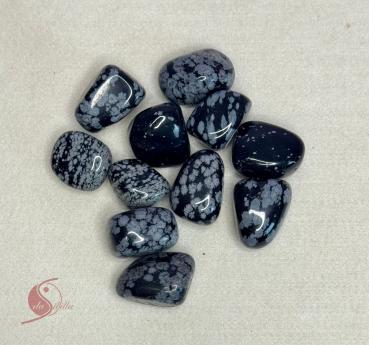 Trommelstein Schneeflockenobsidian – Schutz & Selbsterkenntnis (ca. 2–2,5 cm)